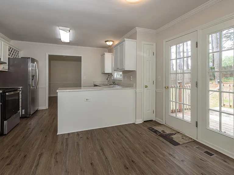 805 Penncross Dr — Photo 14