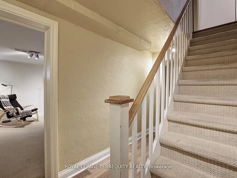 20 Elderidge Ave — Photo 28