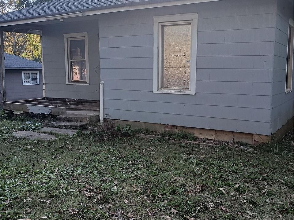 1st image of 921 Wellman St