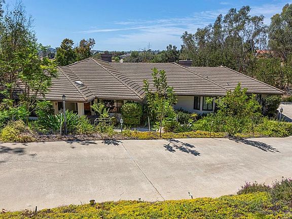 3rd image of 3911 Alta Vista Dr