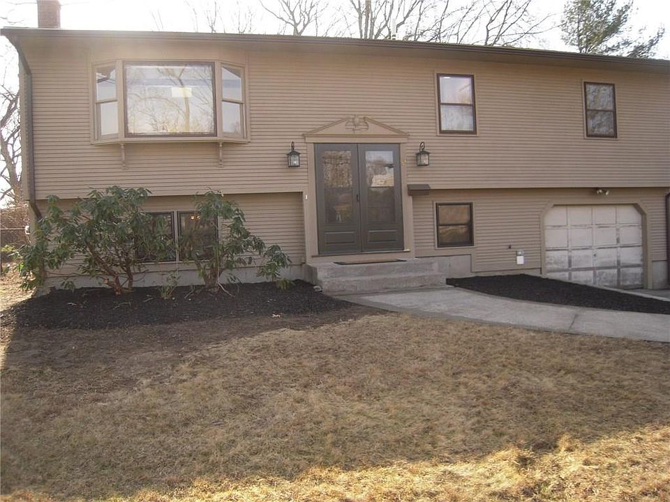 1st image of 52 Stillwater Dr