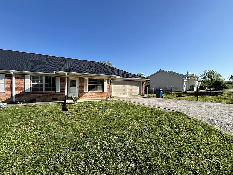 185 Millard Tilley Rd #B — Photo 12