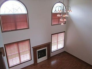 4th image of 2611 N Wickersham Dr