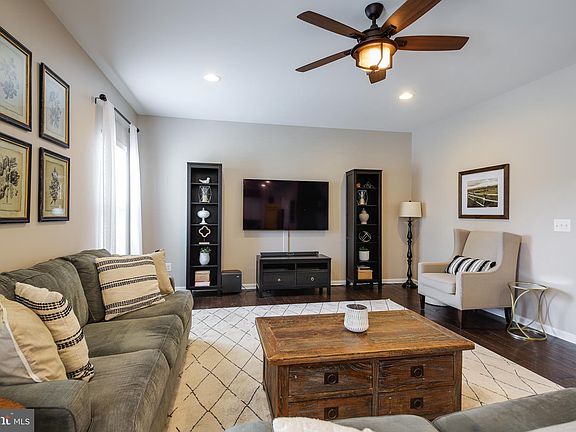 5th image of 6804 Lake Anne Ct