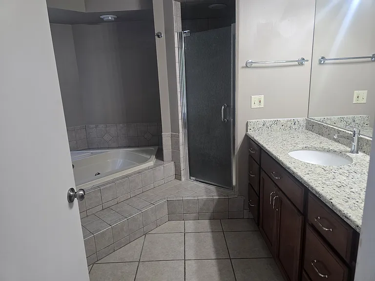 5635 Stanhope St — Photo 12