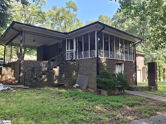 5th image of 211 Thomas Rd