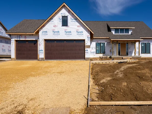 7105 Black Oak Dr, Bettendorf, IA 52722