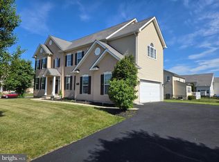 100 Lilac Ln, Gilbertsville, PA 19525