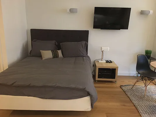 Rented by Halcyon Management Group LLC | media 42