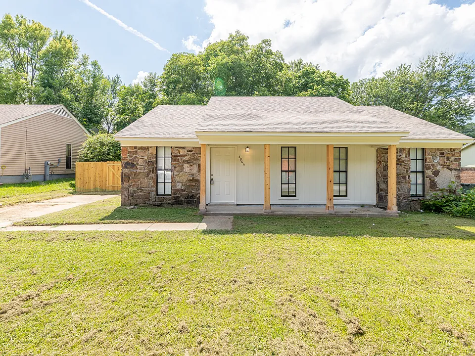 3869 Winwood Dr