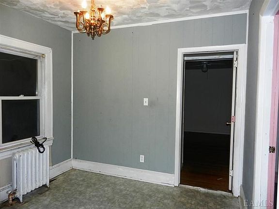 5th image of 206 Warren Ave