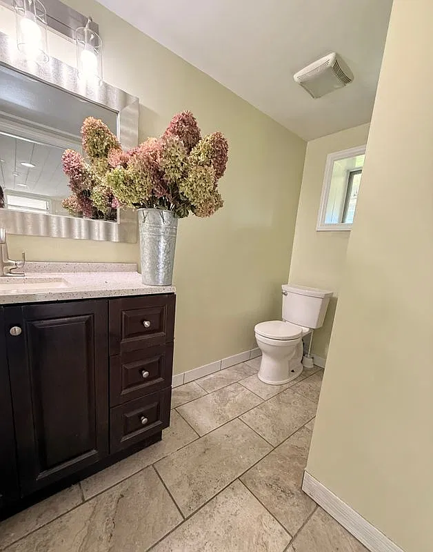 2 bed, 1.5 bath, 1310 sqft, $2,150 — Photo 4
