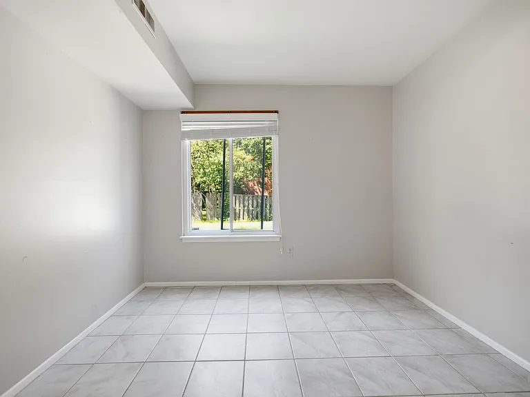 10805 Southall Dr — Photo 8