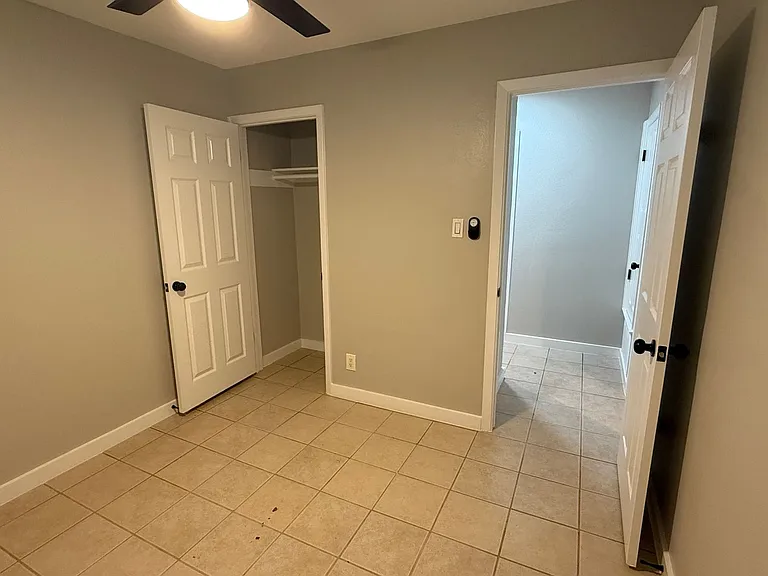106 E Longspur Blvd — Photo 20
