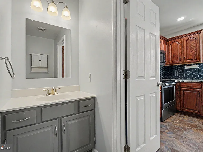335 Cindy Dr — Photo 12