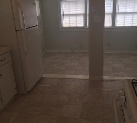 3rd image of 2513 Dietz St