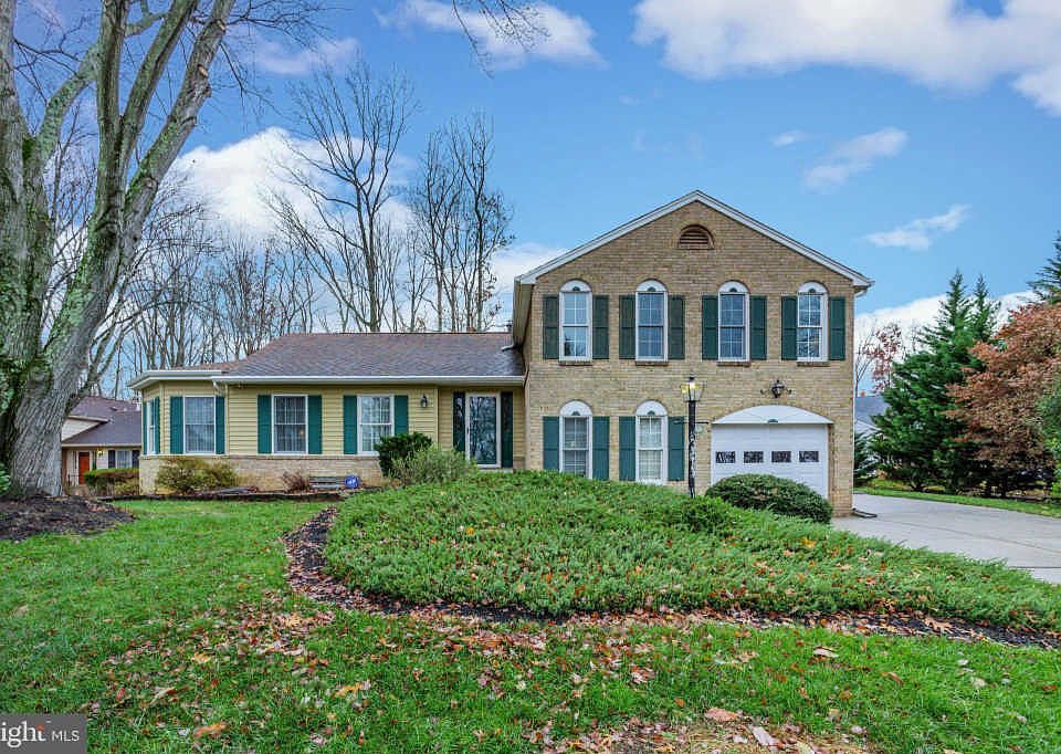 1st image of 2209 Loch Lomond Dr