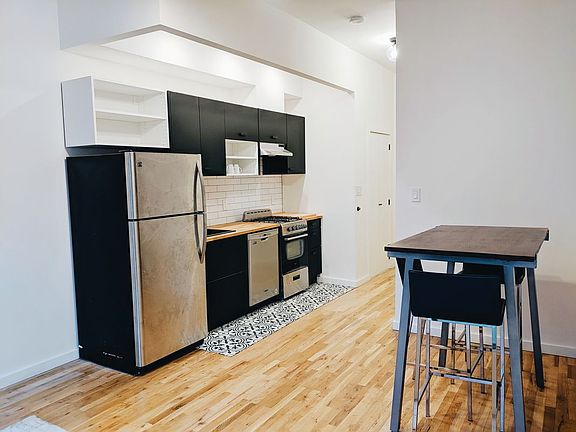 3rd image of 28 W 119th St APT 2