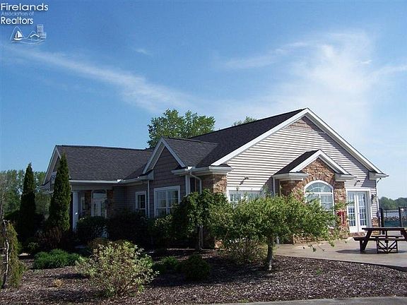 5th image of 2419 S Harbor Bay Dr