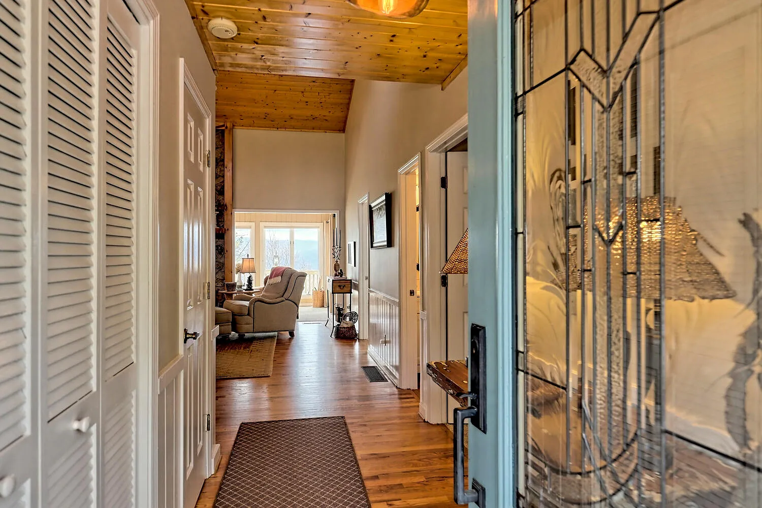 3 bed, 1950 sqft, $3,200 — Photo 4