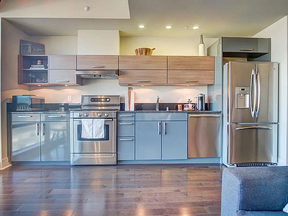 4th image of 88 E San Fernando St Unit 1406