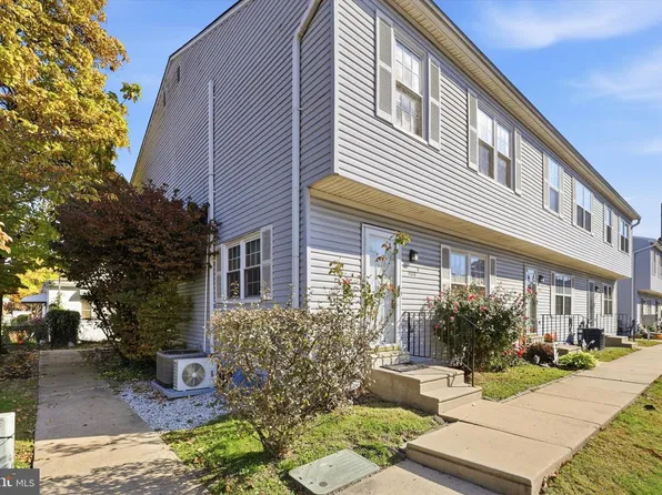 308 Chester Pike APT A4, Norwood, PA 19074