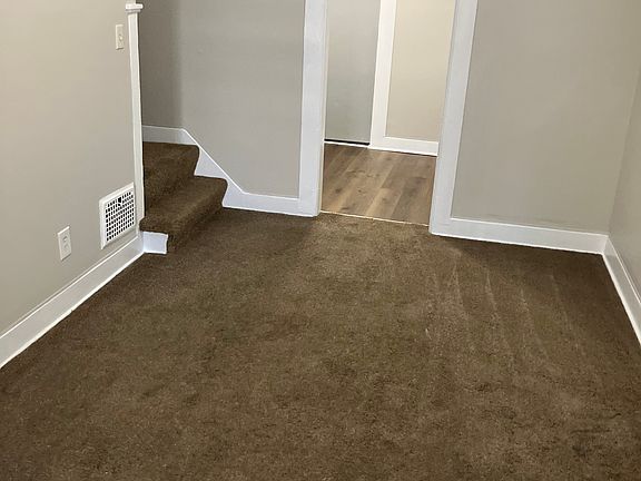 2nd image of 131-133 Garden St #131