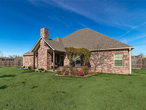 3rd image of 3725 W Bowling Green Pl