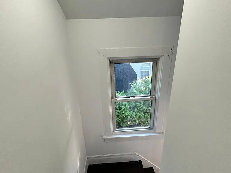 37 Clarence St — Photo 16