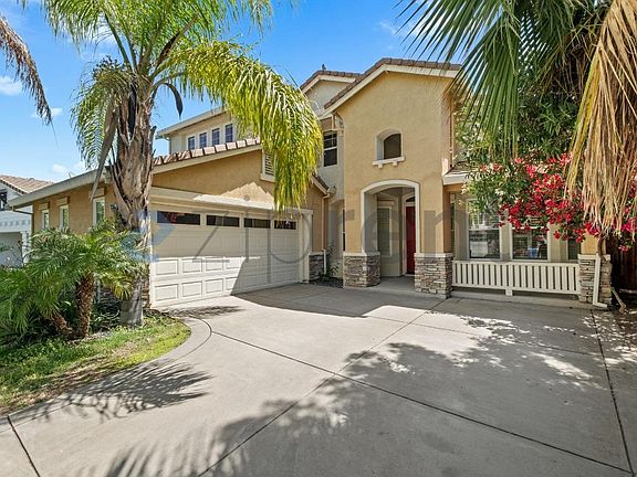 3rd image of 338 Roundhill Dr