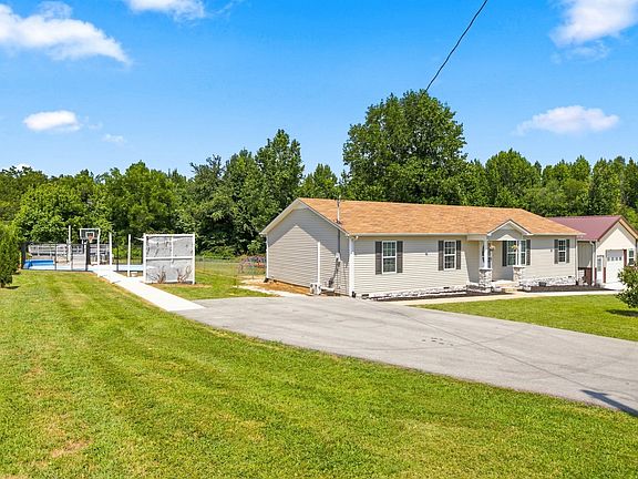 3rd image of 870 Newt Vanattia Rd