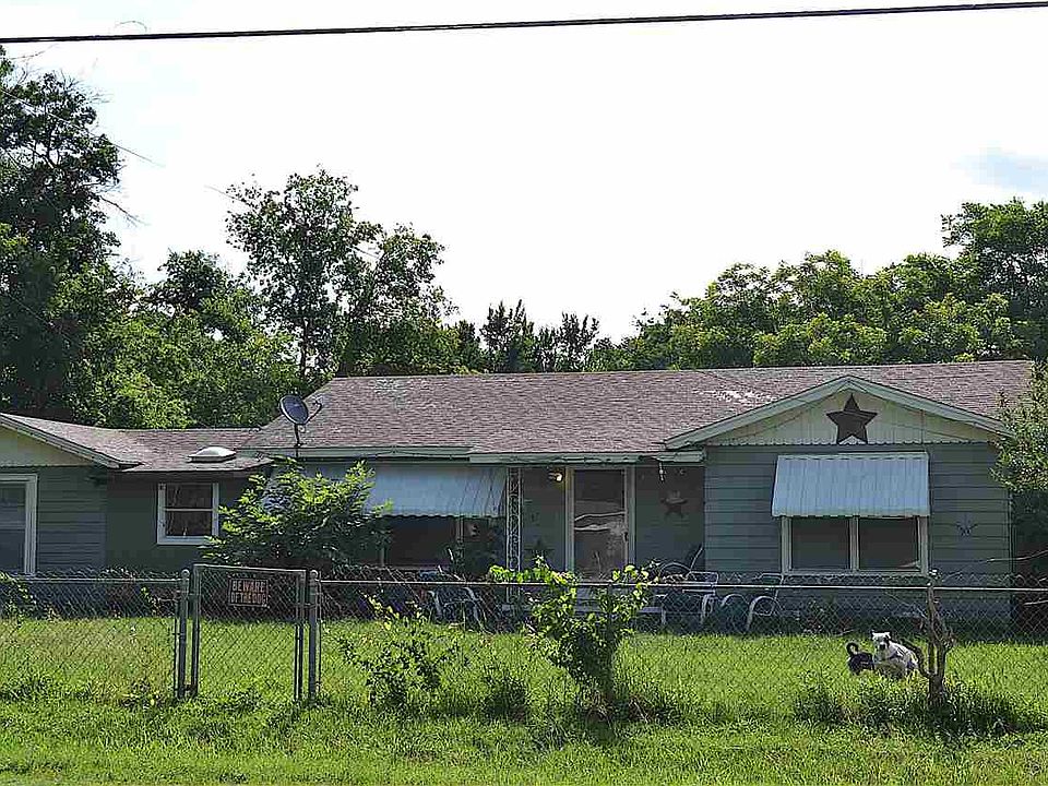 2nd image of 1701 Old Dallas Rd