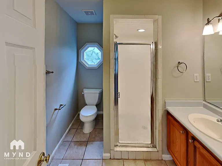 1728 Russet Woods Ln — Photo 15