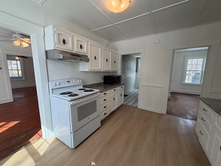 78 Central St — Photo 3