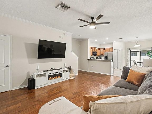 5th image of 2711 ISABELLA VALLEY COURT