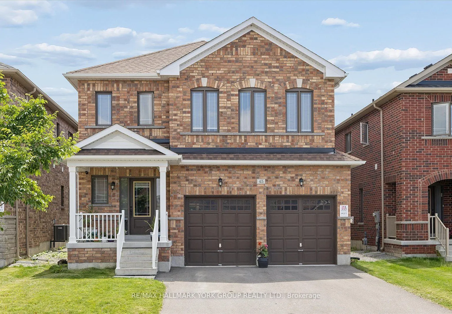 4 bed, $2,900 — Photo 1
