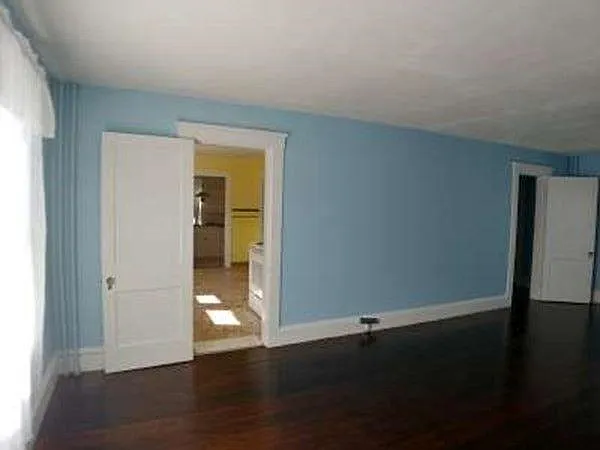 386 Union Ave — Photo 9
