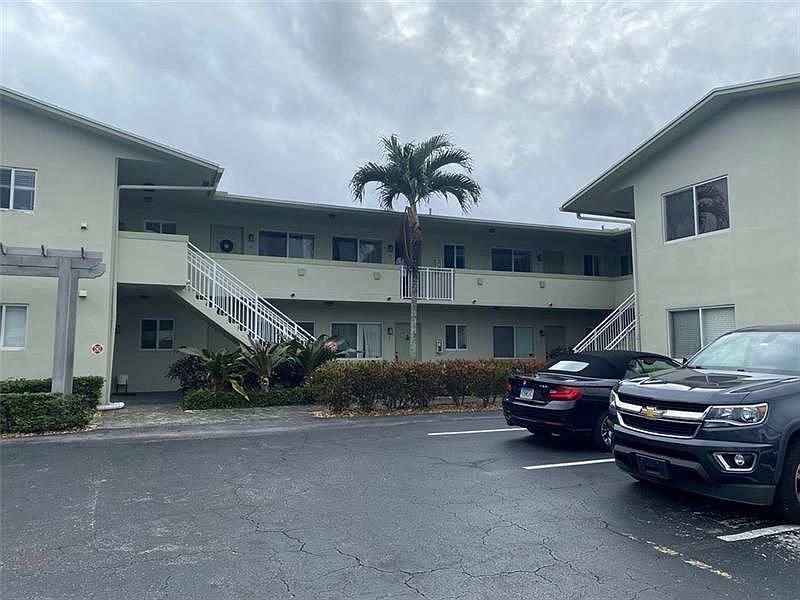 1st image of 566 NE 20th St APT 9