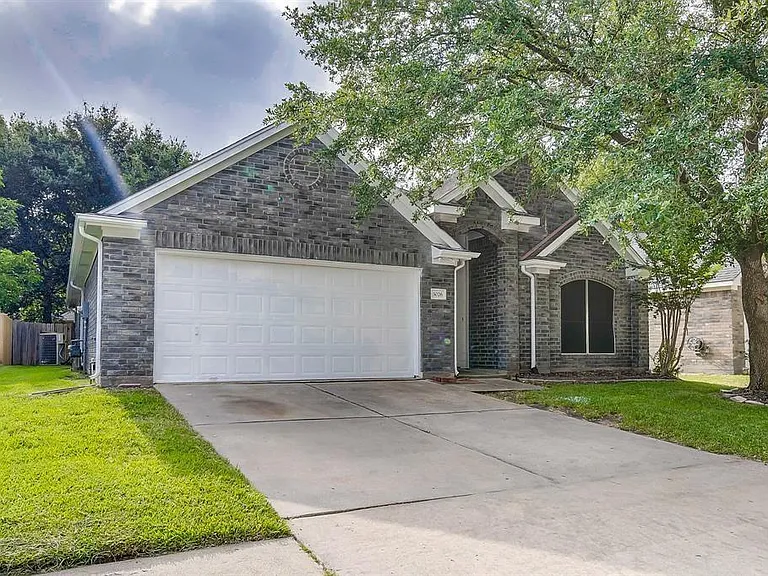3026 Silver Spring Trl — Photo 1