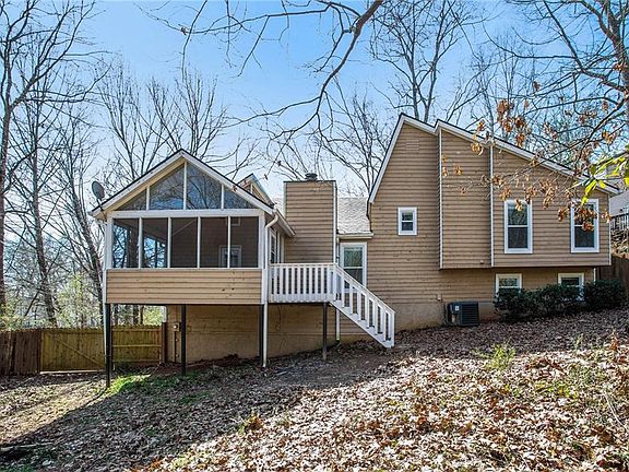 5th image of 6592 Oakwood Dr