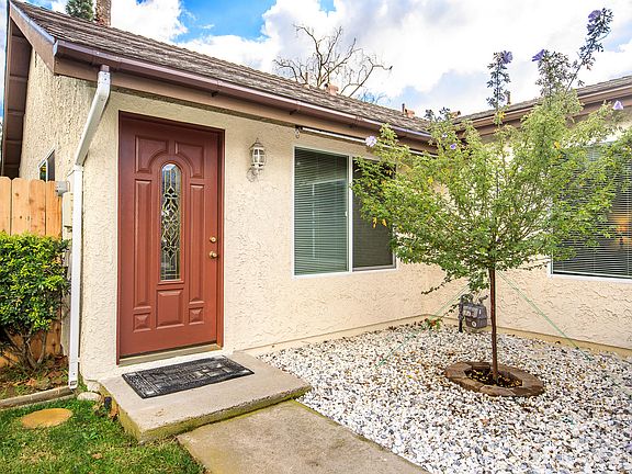 2nd image of 626 Hacienda Dr