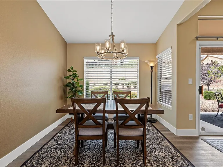 2705 Valley Downs Dr — Photo 14