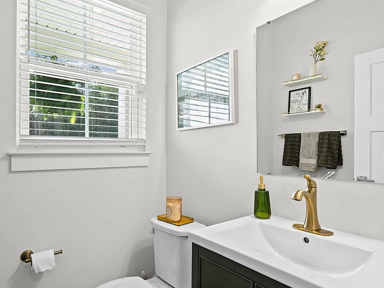 14957 Holbrooks Rd — Photo 21