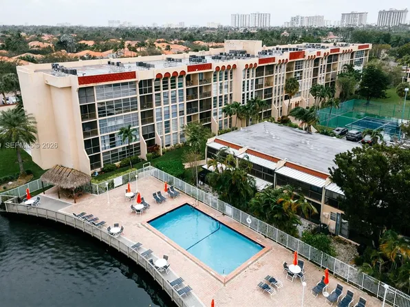 2001 Atlantic Shores Blvd APT 320, Hallandale, FL 33009