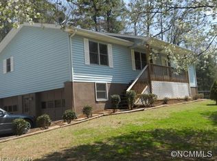 103 S Sourwood Ln, Flat Rock, NC 28731