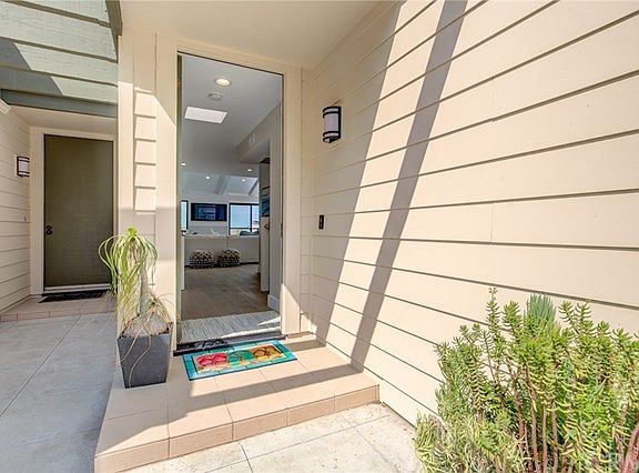 2nd image of 125 Calle Mayor #25