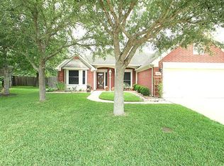 2002 Winding Springs Dr, League City, TX 77573