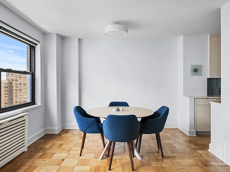 205 W End Ave #15M — Photo 8