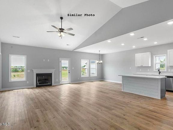 4th image of 938 Whaley Road