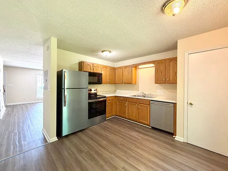 3289 Tower Dr — Photo 8